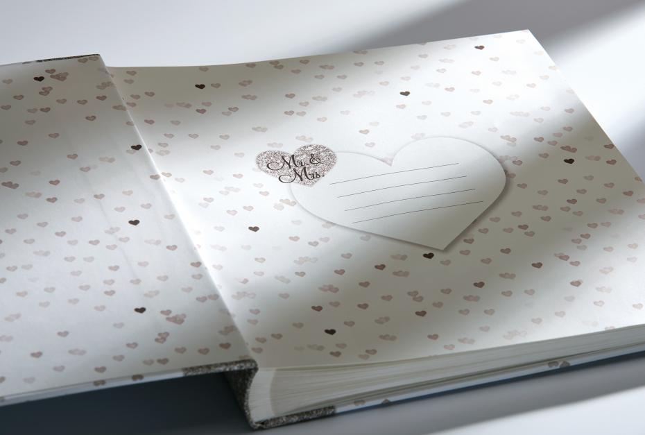 Our Love Story Album - 28x30,5 cm (50 Vita sidor / 25 blad)