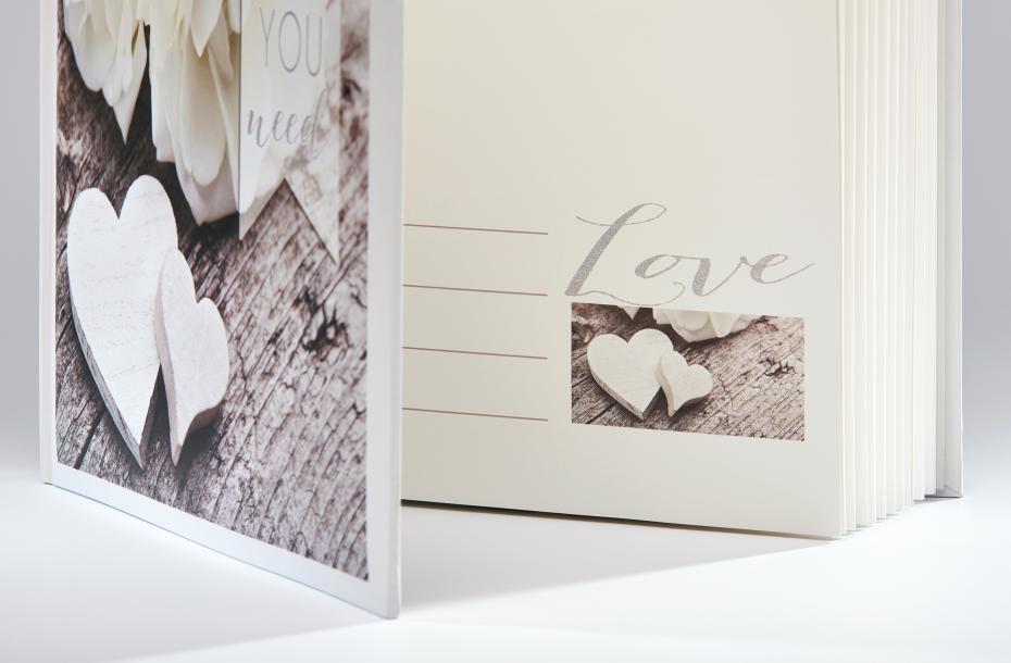Love is all you need - Fotoalbum - 28x30,5 cm (50 Vita sidor / 25 blad)